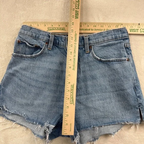Abercrombie & Fitch Curve Love High Rise Mom Shorts Light Wash Blue Size 29 - Picture 3 of 7
